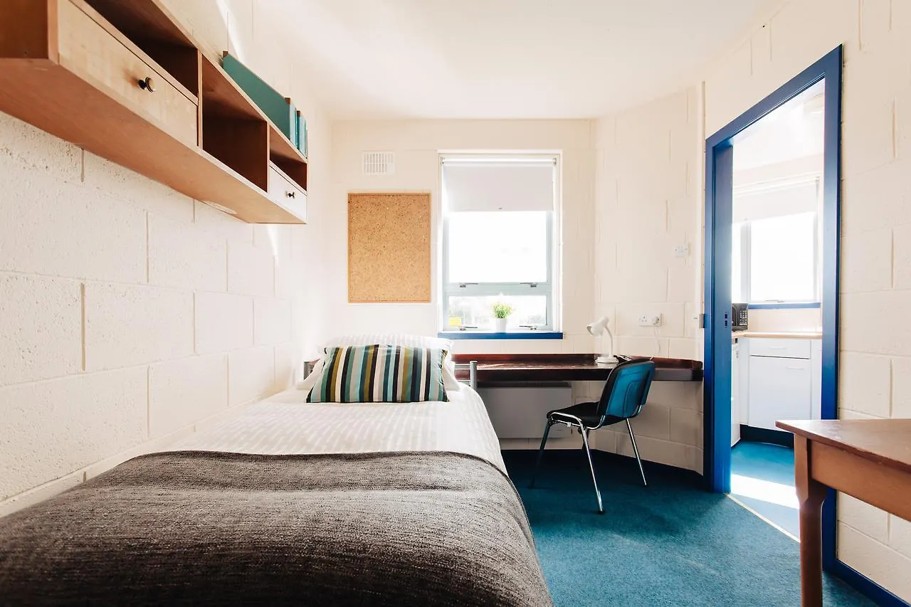 Dcu Larkfield Apartment Dublin 0*,