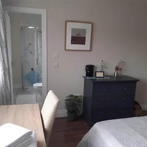 Homestay Ensuite At The Foot Of Mountains, Dublin